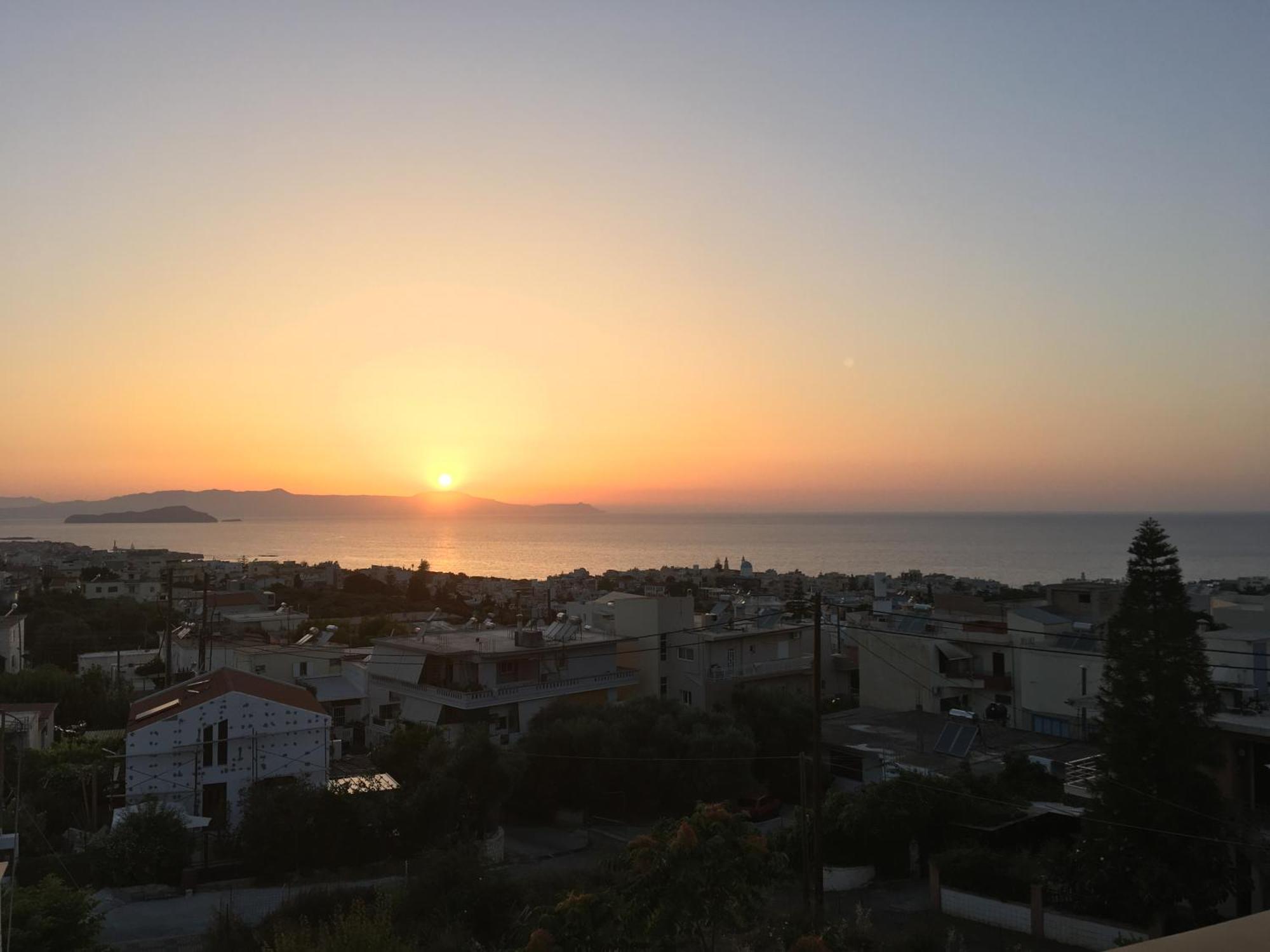 Stephanie'S Place - Charming Apartment With Sea View Ханя Екстериор снимка